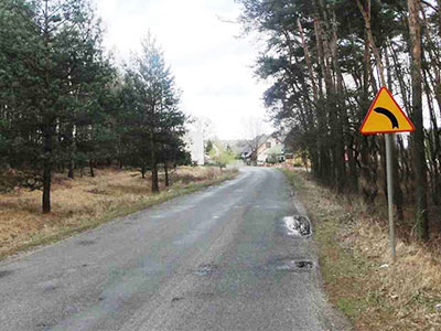 niebezpieczny zakr�t w lewo