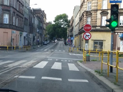 zakaz skr�tu w tym miejescu nadal obowi�zuje