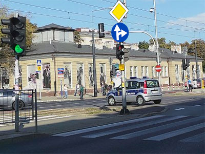 nakaz jazdy z sygnalizacj� �wietln�