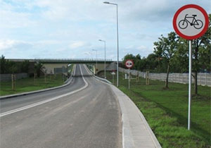 znak B-9 zakazu wjazdu rower�w