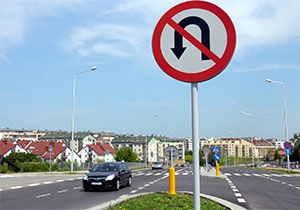 B-23 znak zakazuj�cy  zawracania