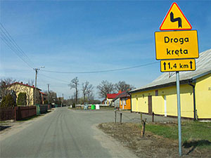 niebezpieczne zakręty na odcinku...