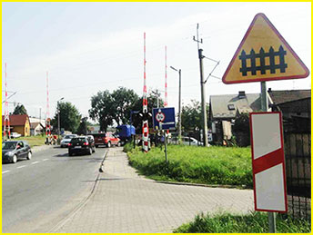 przejazd kolejowy z zaporami