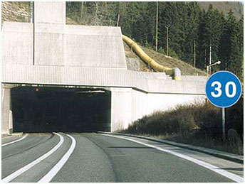 zakaz zawracania w tunelu