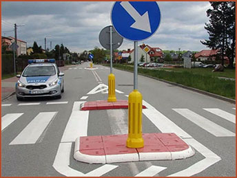 nakaz jazdy z prawej strony znaku