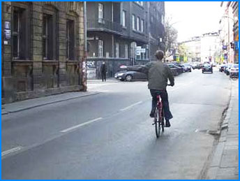 sygnalizuje zamiar skrętu