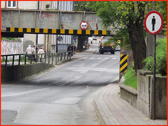 zakaz ruchu pieszych