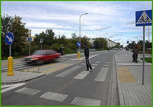 przejście dla pieszych z wysepką