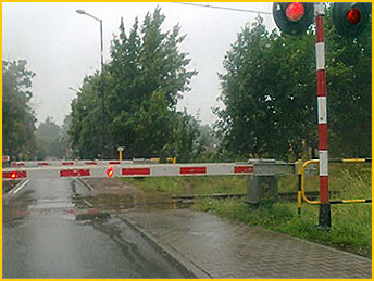 przejazd kolejowy ze szlabanem